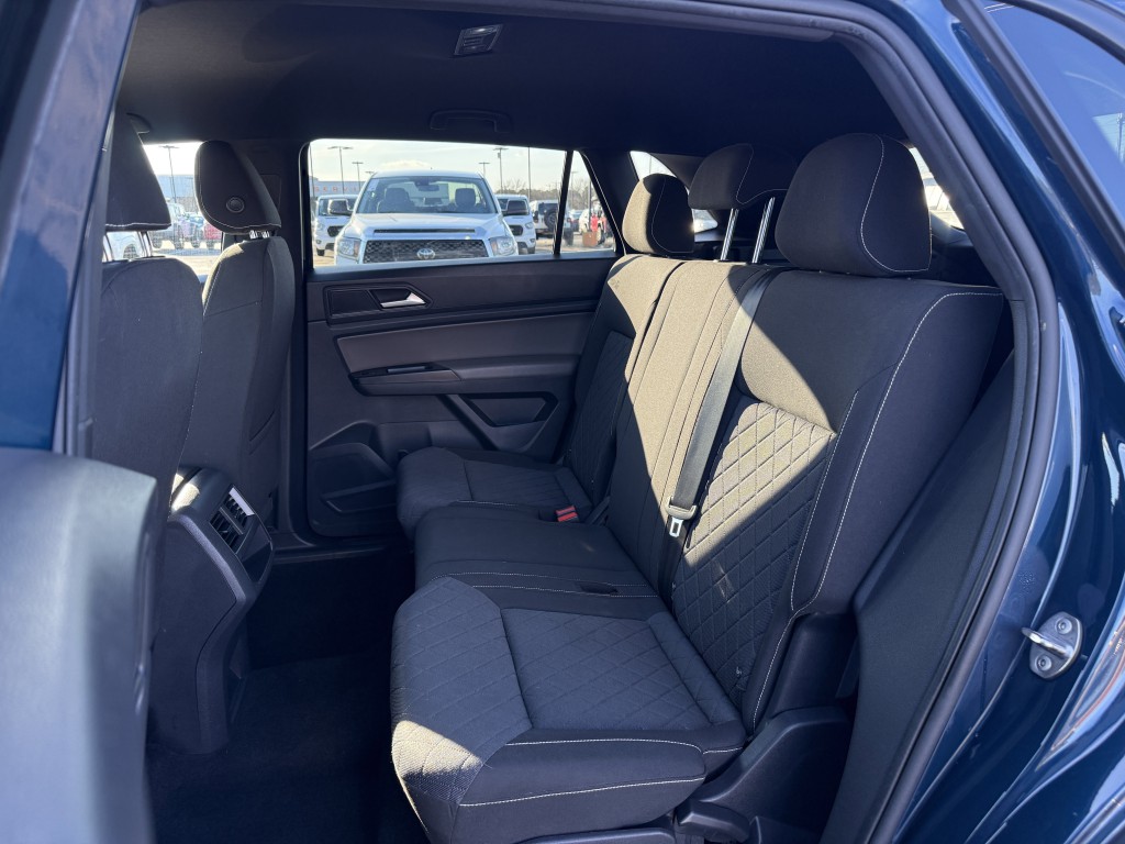 2021 Volkswagen Atlas Cross Sport Image 32