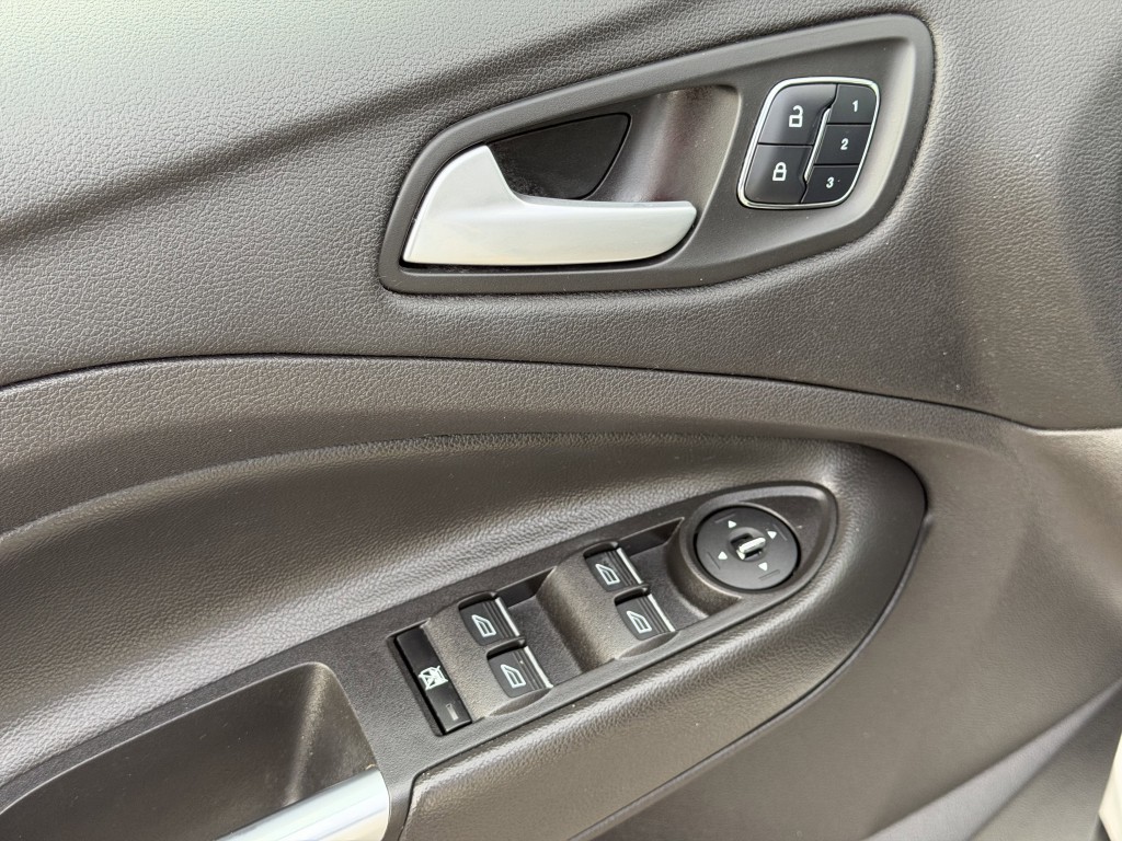 2015 Ford Escape Image 23