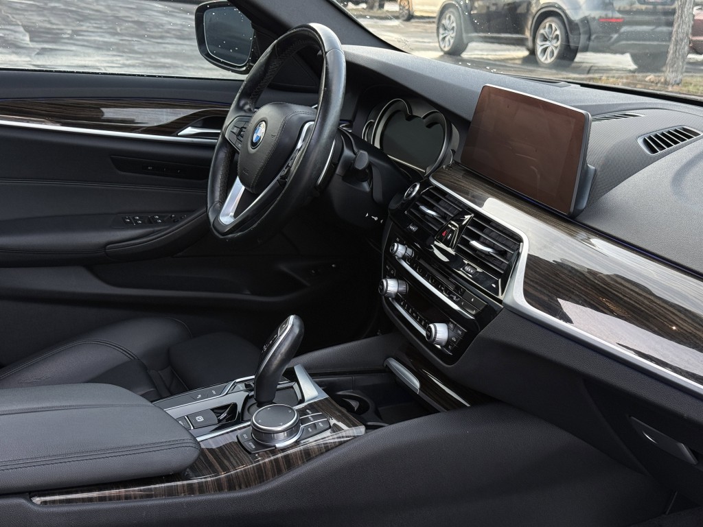 2019 BMW 5 Series Image 15