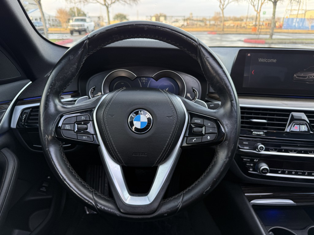 2019 BMW 5 Series Image 17