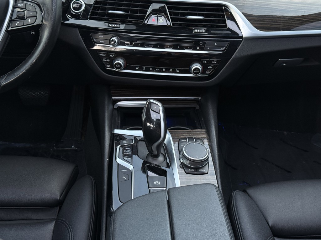 2019 BMW 5 Series Image 25