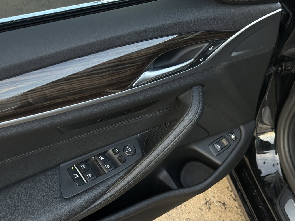 2019 BMW 5 Series Image 29