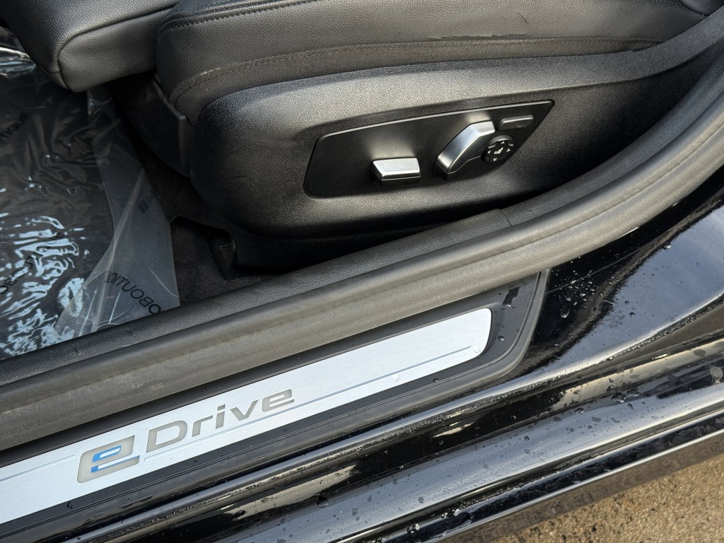 2019 BMW 5 Series Image 32