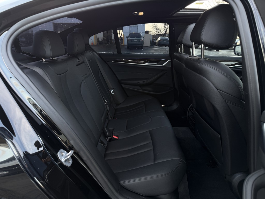 2019 BMW 5 Series Image 36