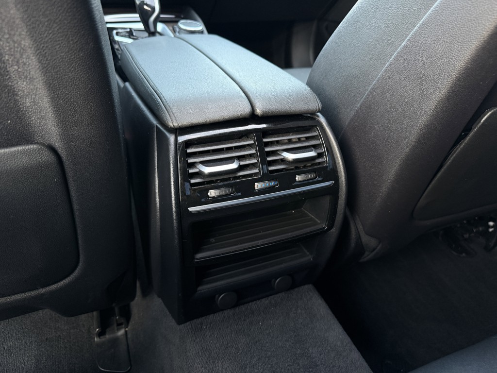 2019 BMW 5 Series Image 39