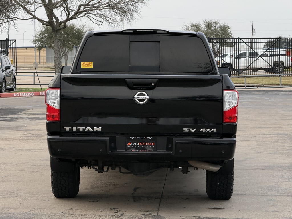 2021 Nissan Titan Image 8
