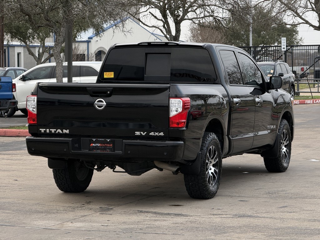 2021 Nissan Titan Image 10