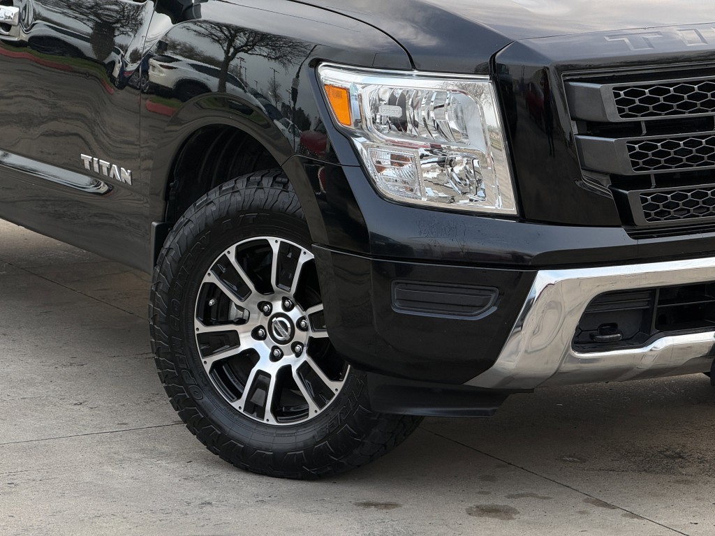 2021 Nissan Titan Image 11