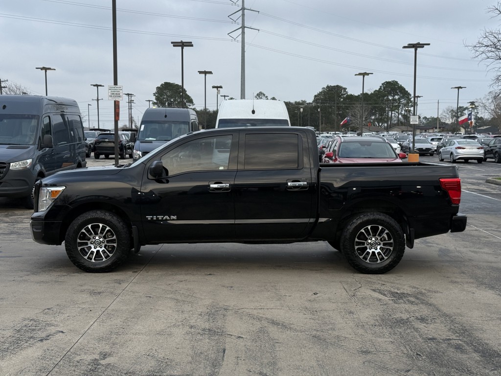 2021 Nissan Titan Image 12