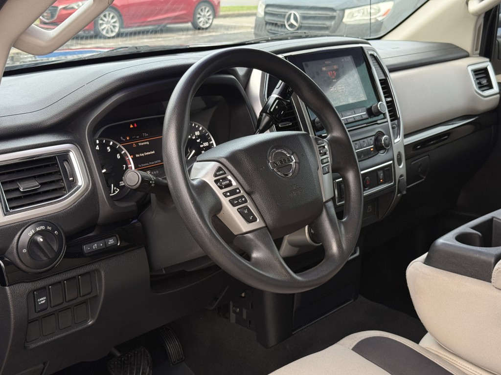2021 Nissan Titan Image 14