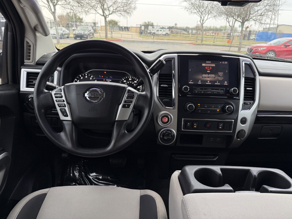 2021 Nissan Titan Image 16