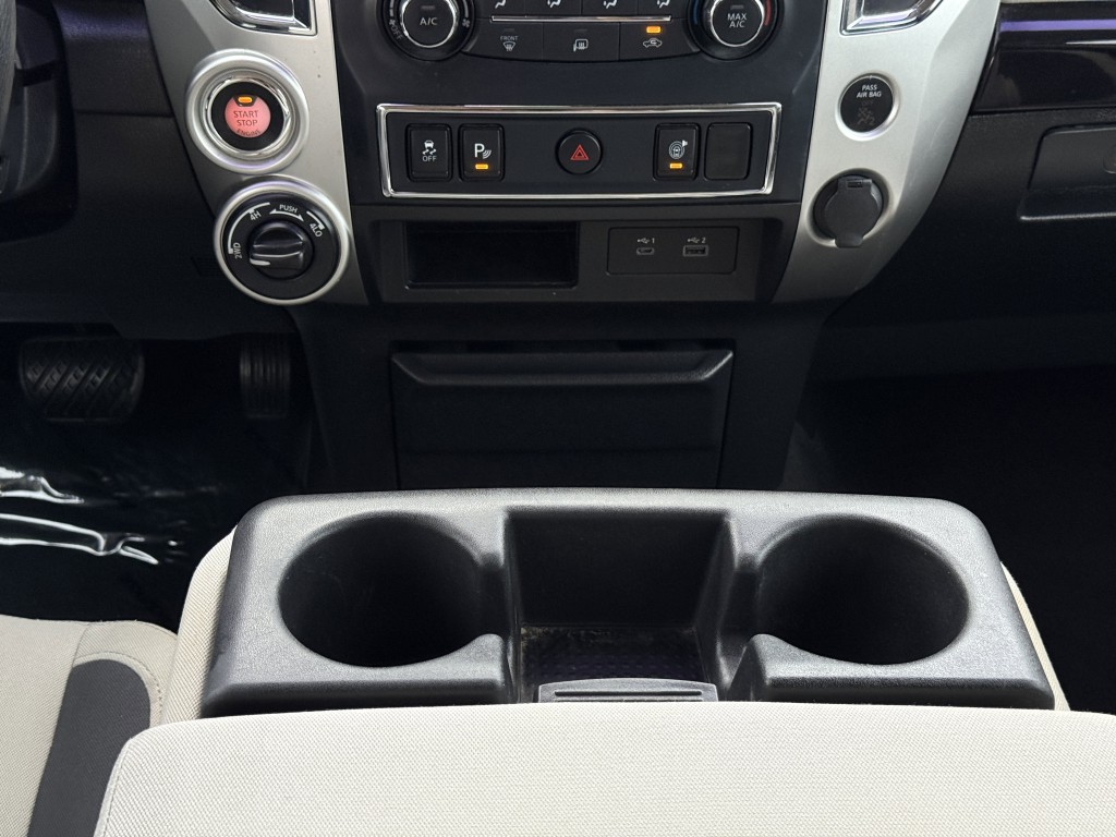 2021 Nissan Titan Image 23