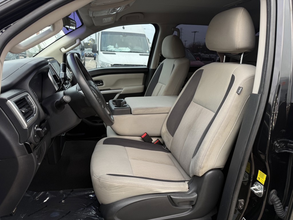 2021 Nissan Titan Image 27