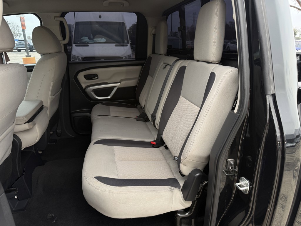 2021 Nissan Titan Image 31