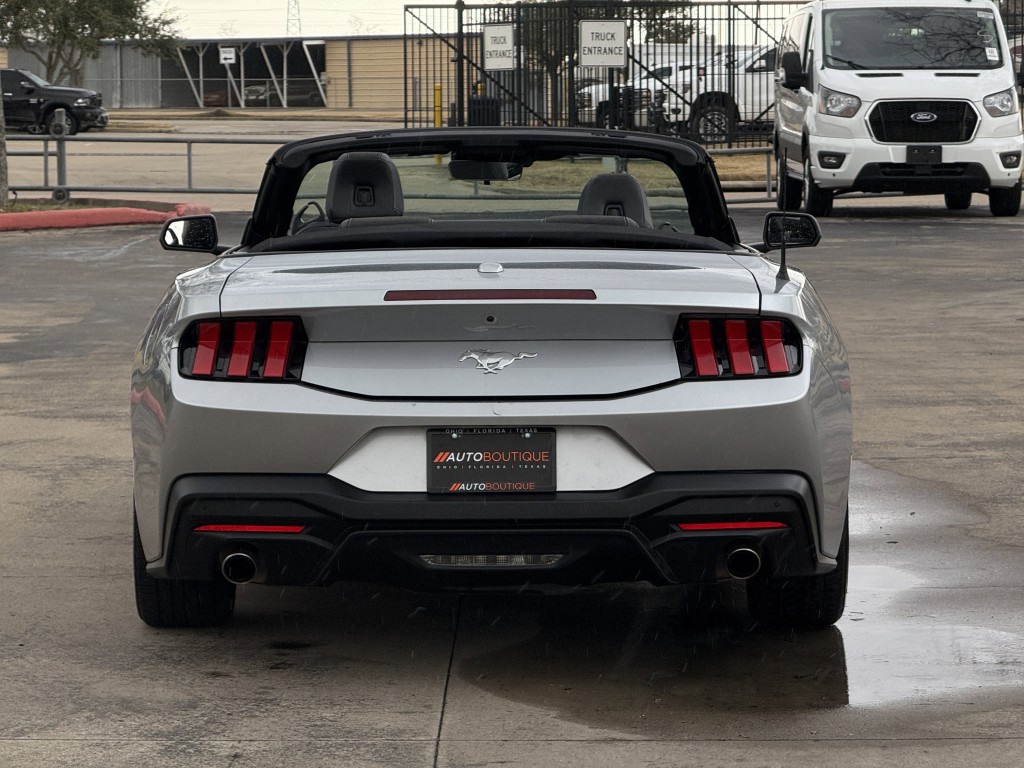 2024 Ford Mustang Image 8