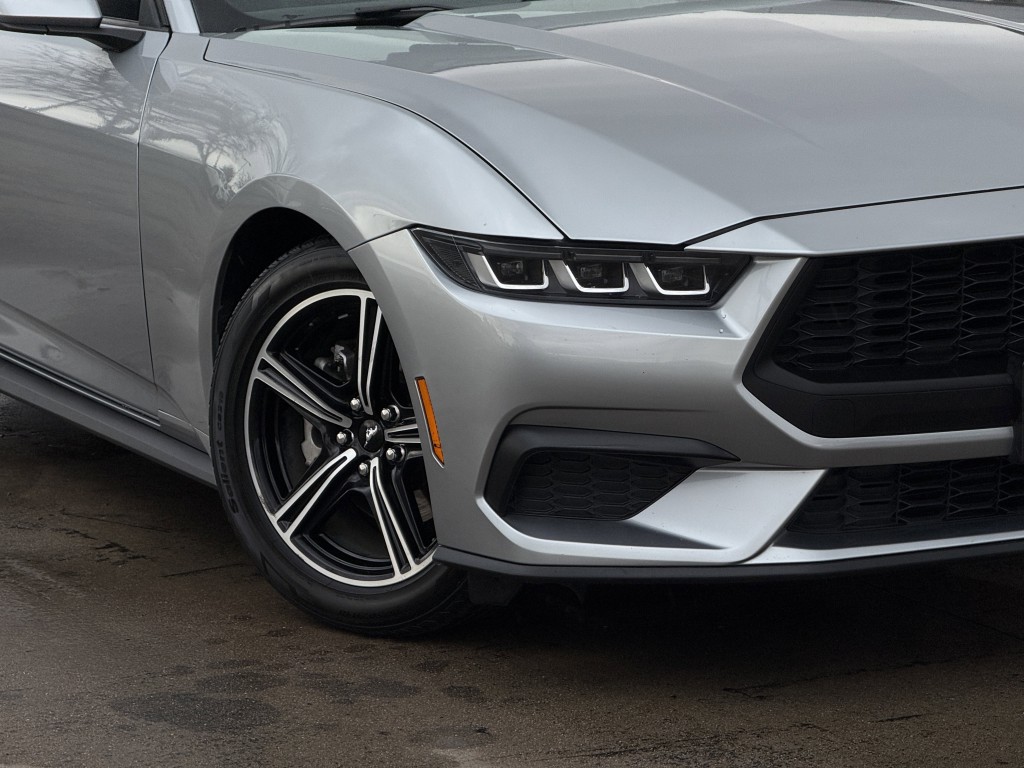 2024 Ford Mustang Image 9