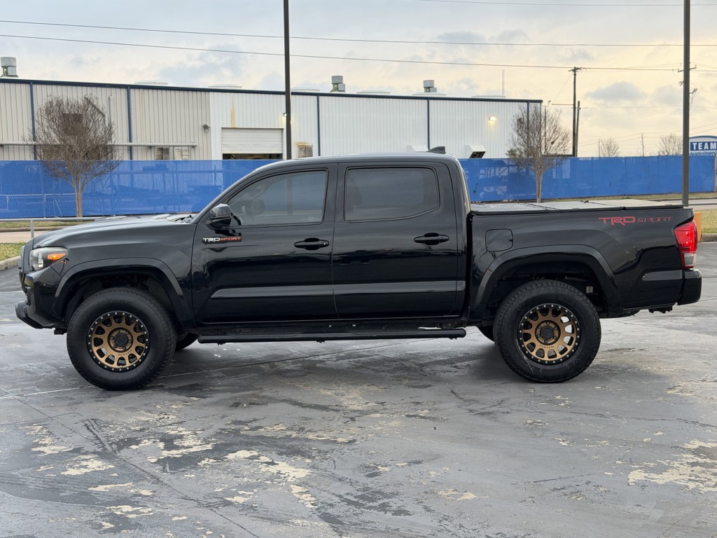 2016 Toyota Tacoma Image 10