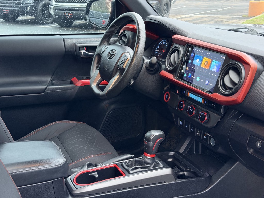 2016 Toyota Tacoma Image 13