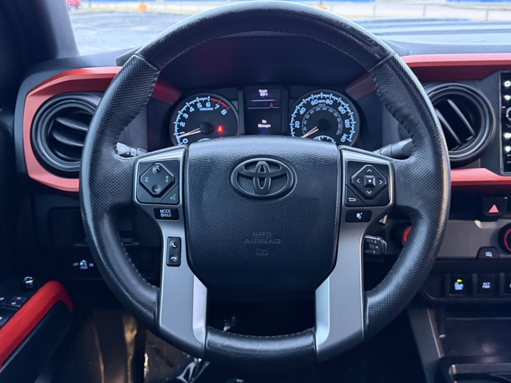 2016 Toyota Tacoma Image 15