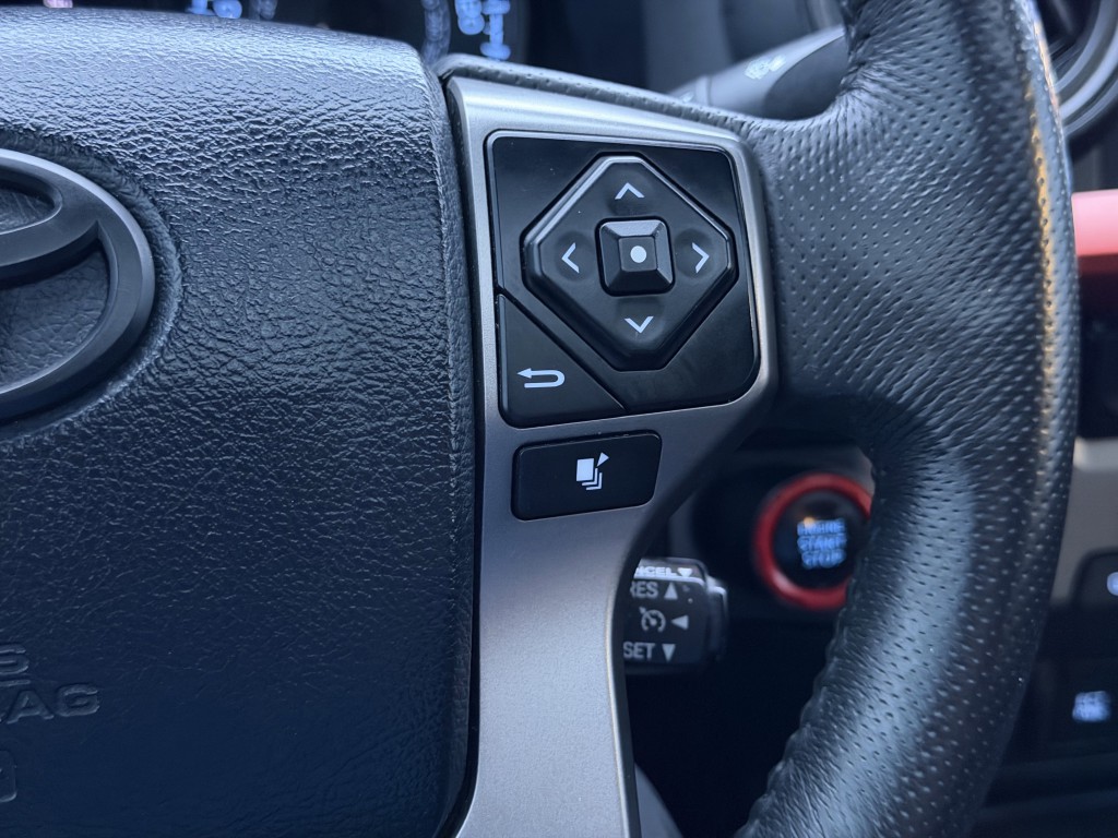 2016 Toyota Tacoma Image 17