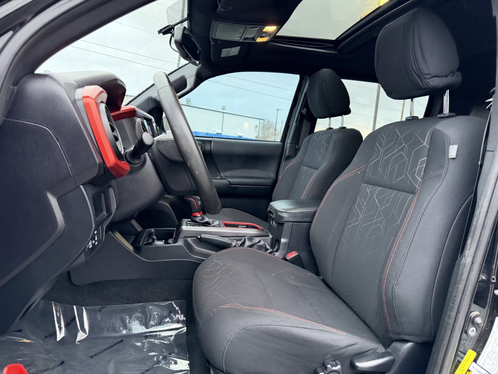 2016 Toyota Tacoma Image 22