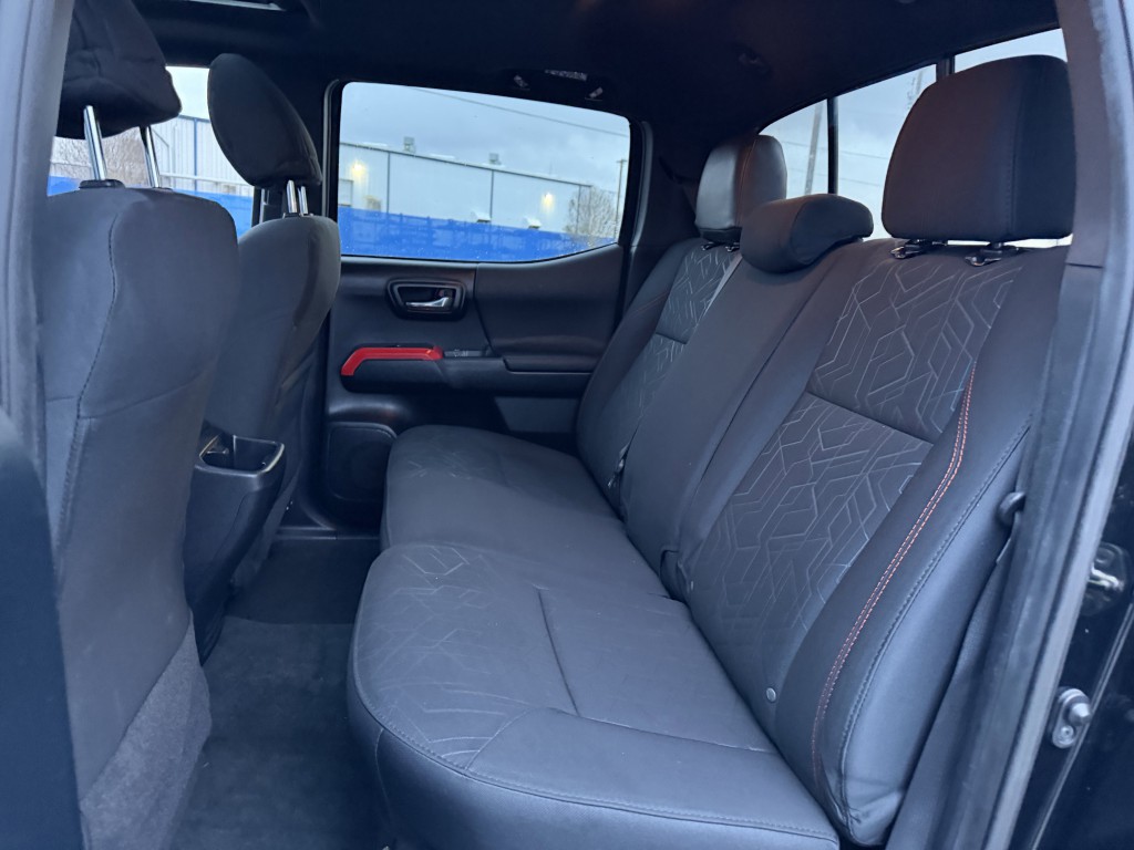 2016 Toyota Tacoma Image 25