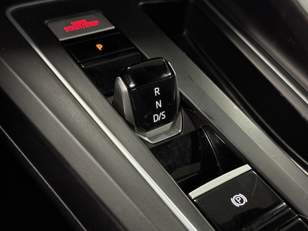 2022 Volkswagen GTI Image 24