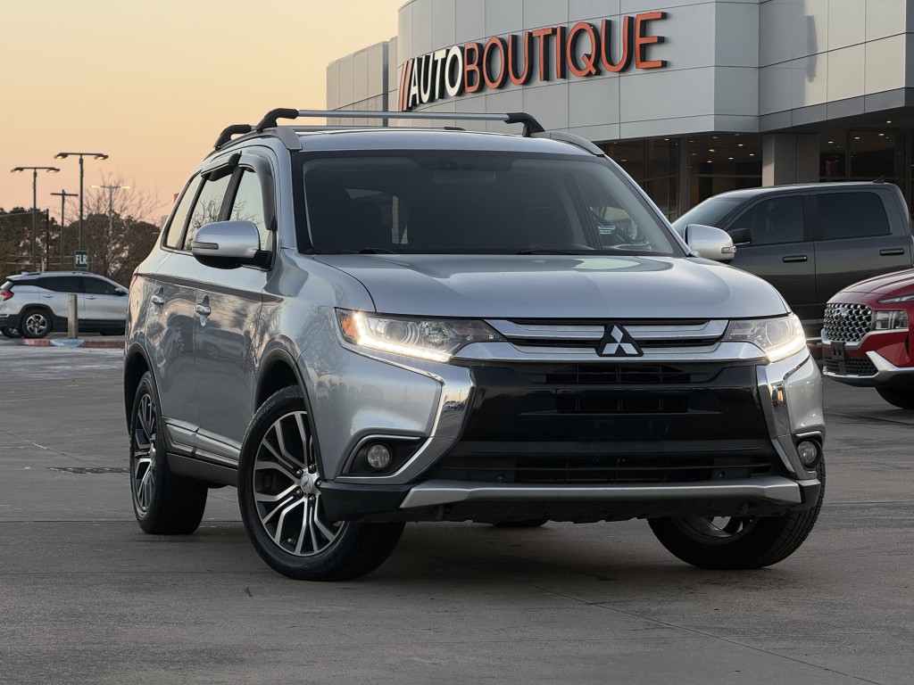 2017 Mitsubishi Outlander Image 3