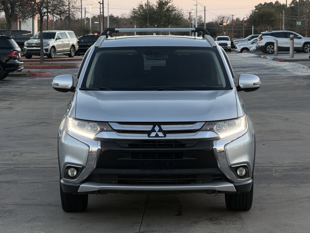 2017 Mitsubishi Outlander Image 6