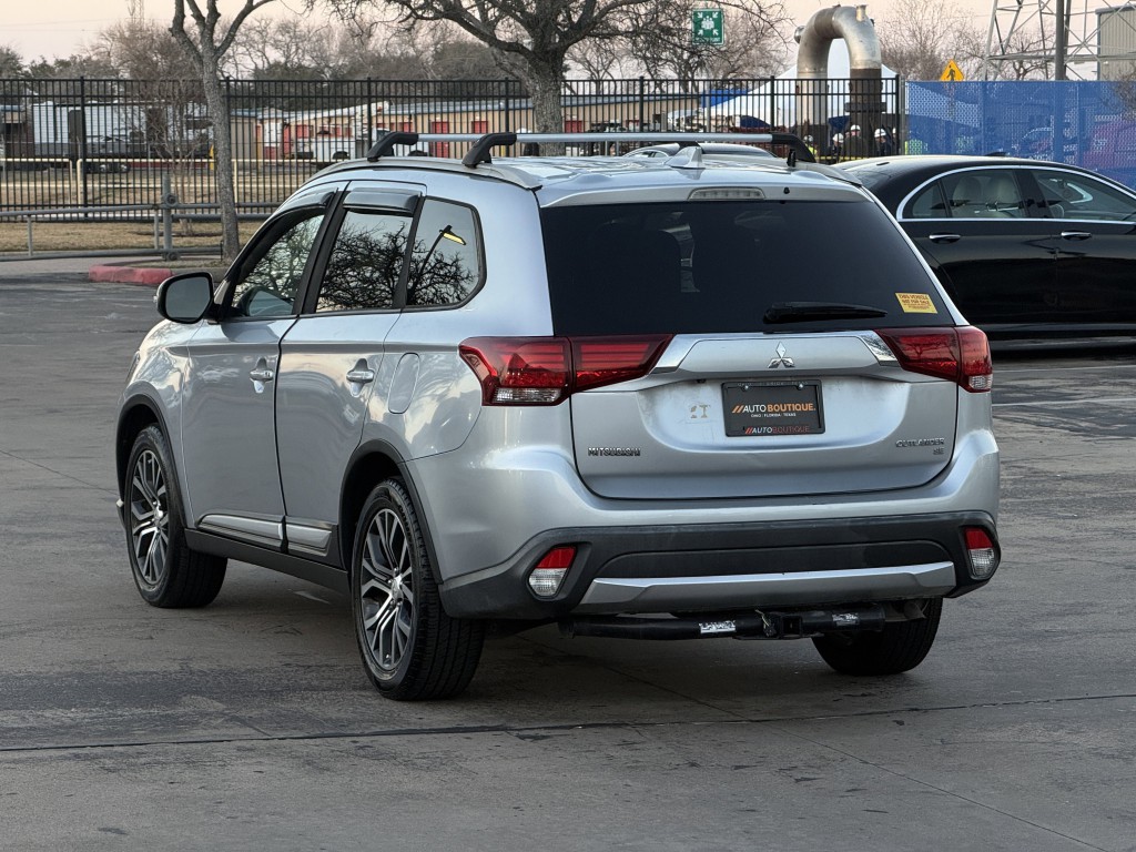 2017 Mitsubishi Outlander Image 9