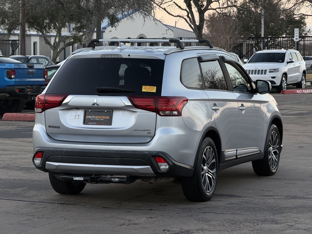 2017 Mitsubishi Outlander Image 10