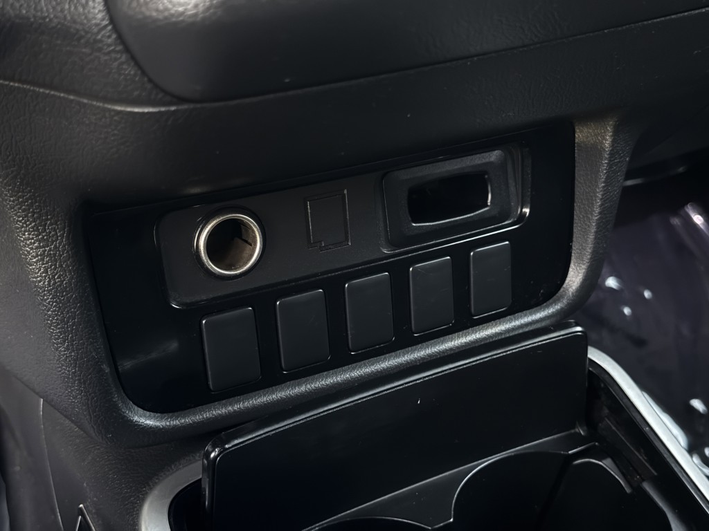 2017 Mitsubishi Outlander Image 21