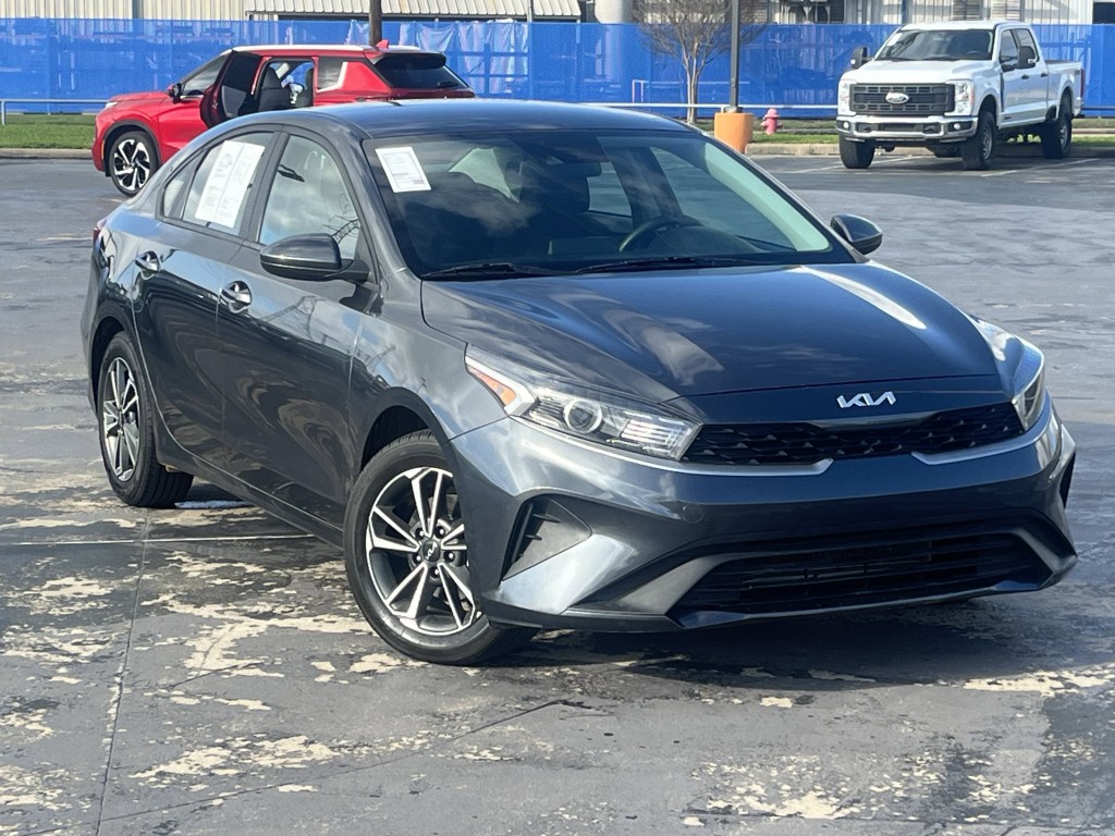 2023 Kia Forte Image 3