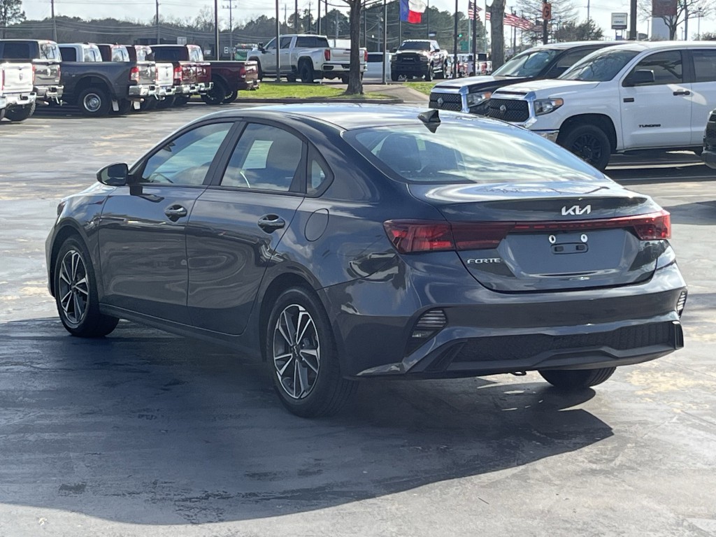 2023 Kia Forte Image 8