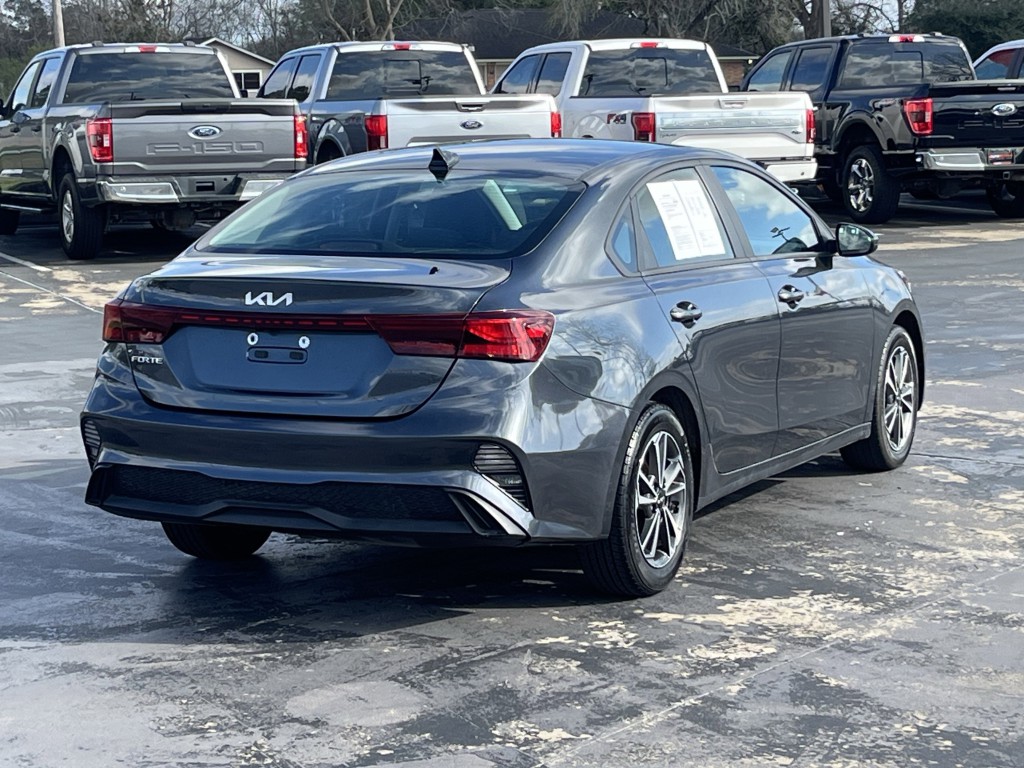 2023 Kia Forte Image 9