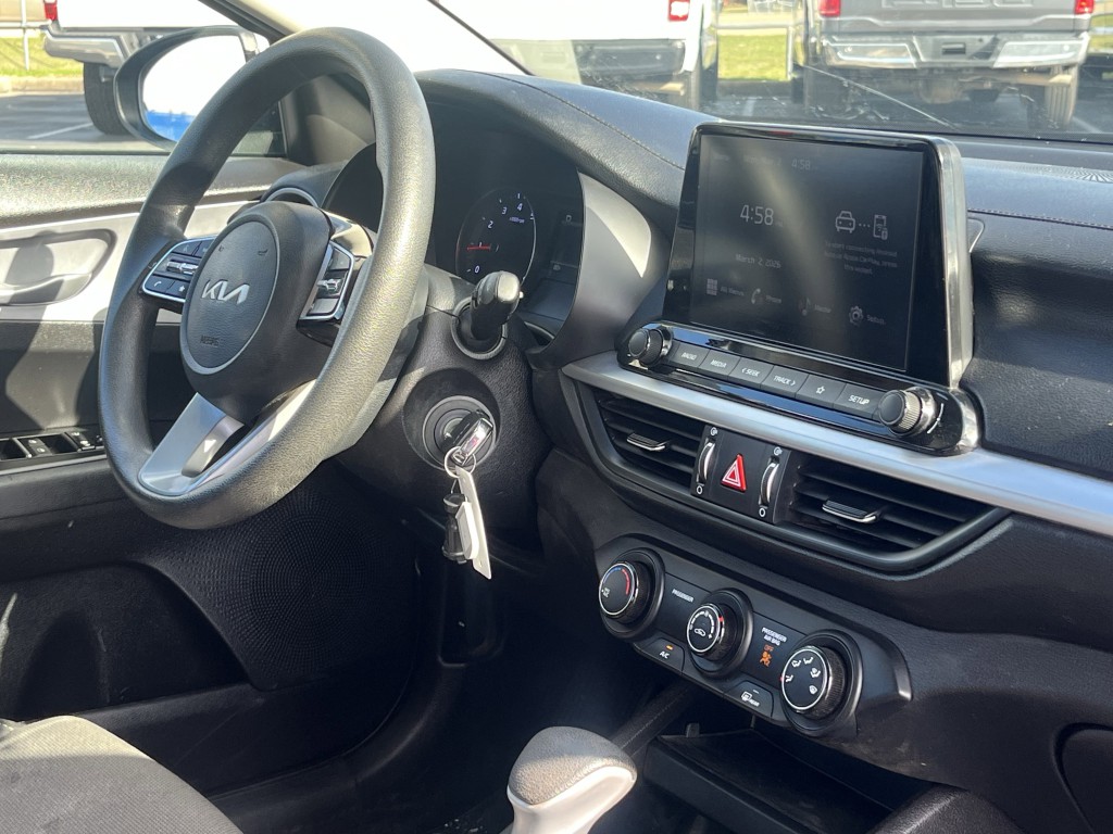 2023 Kia Forte Image 12