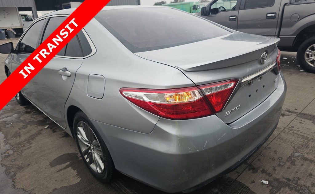 2017 Toyota Camry Image 7