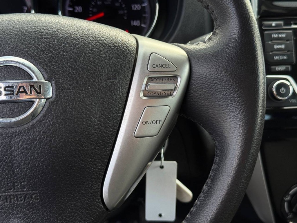 2017 Nissan Versa Image 18