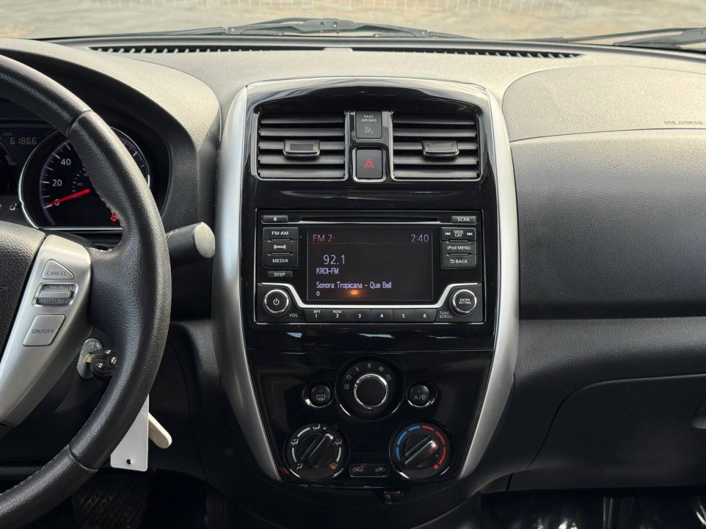 2017 Nissan Versa Image 20