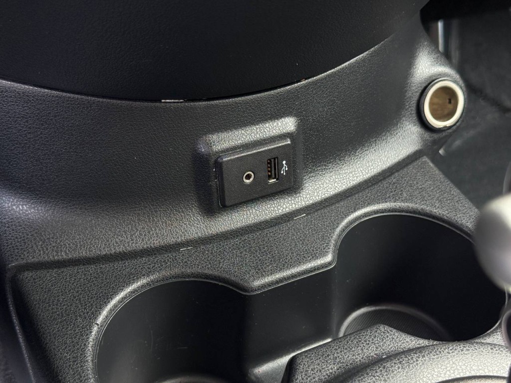 2017 Nissan Versa Image 21