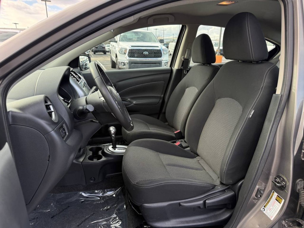 2017 Nissan Versa Image 26