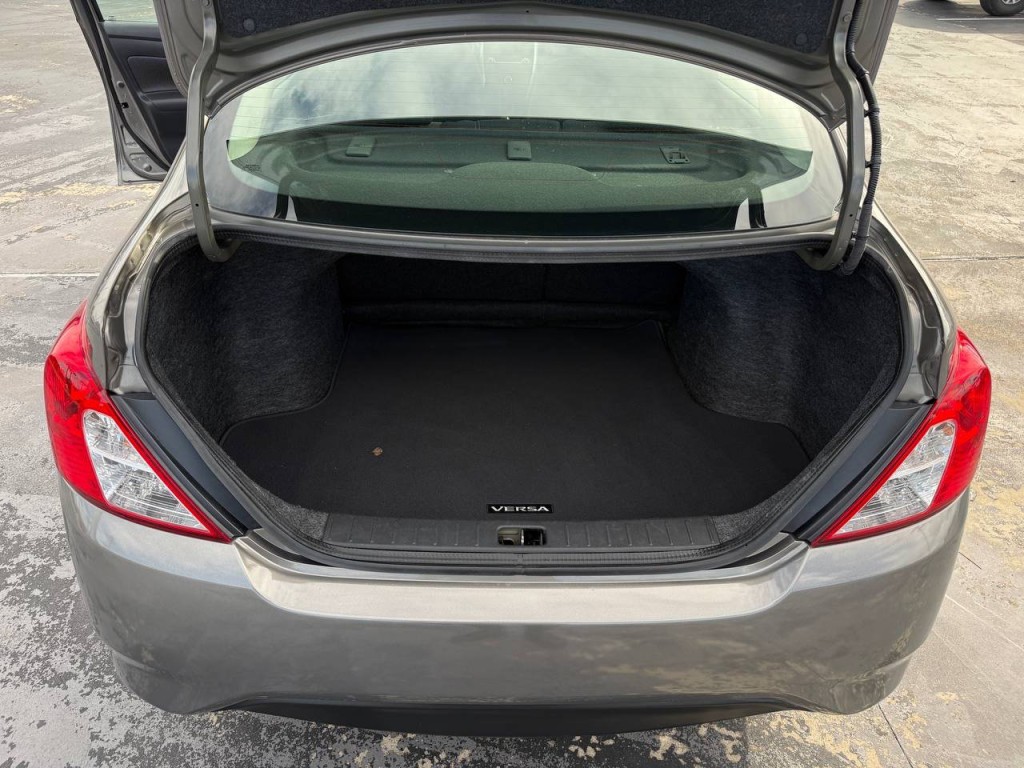 2017 Nissan Versa Image 31