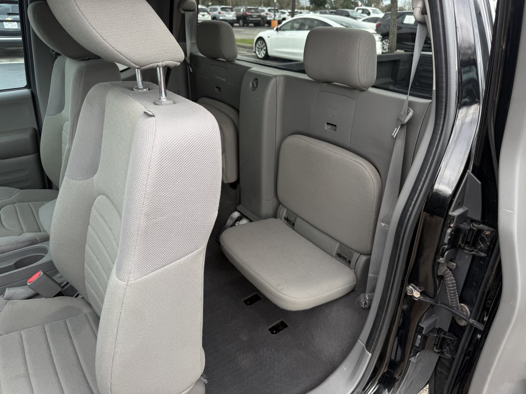 2021 Nissan Frontier Image 30