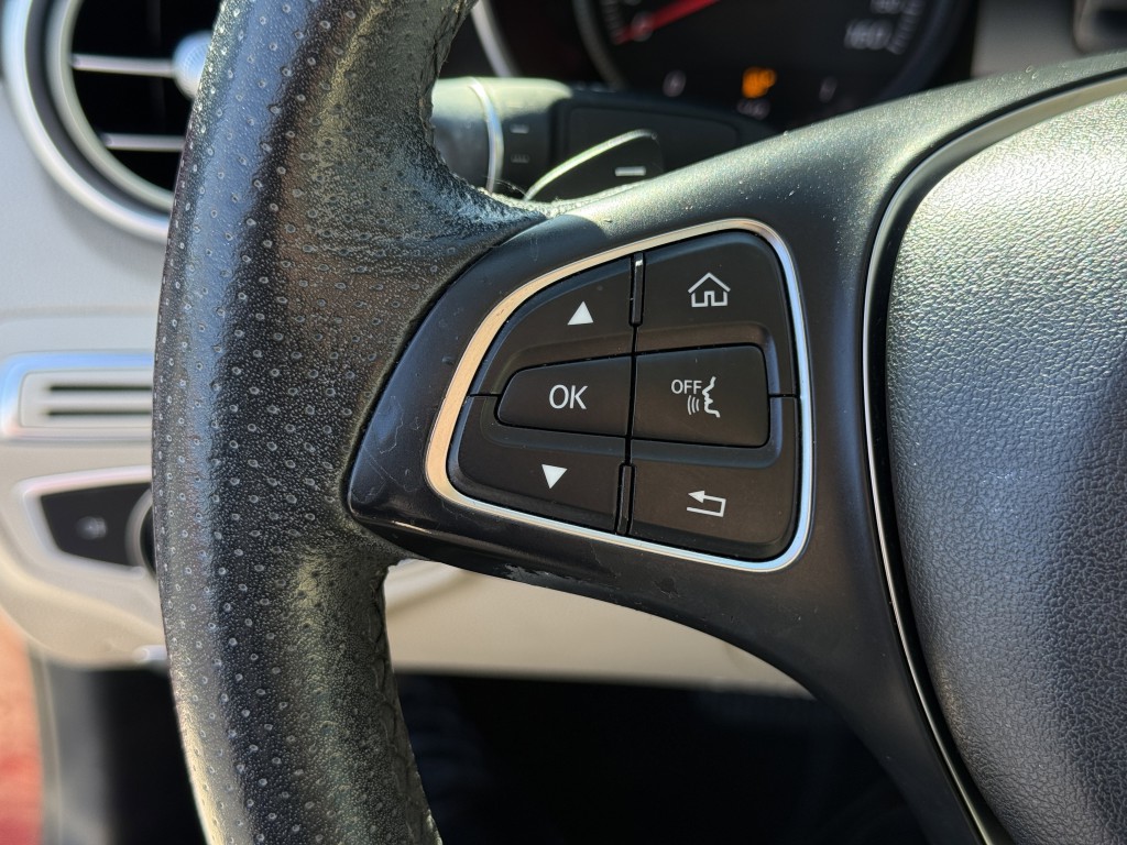 2018 Mercedes-Benz C-Class Image 18