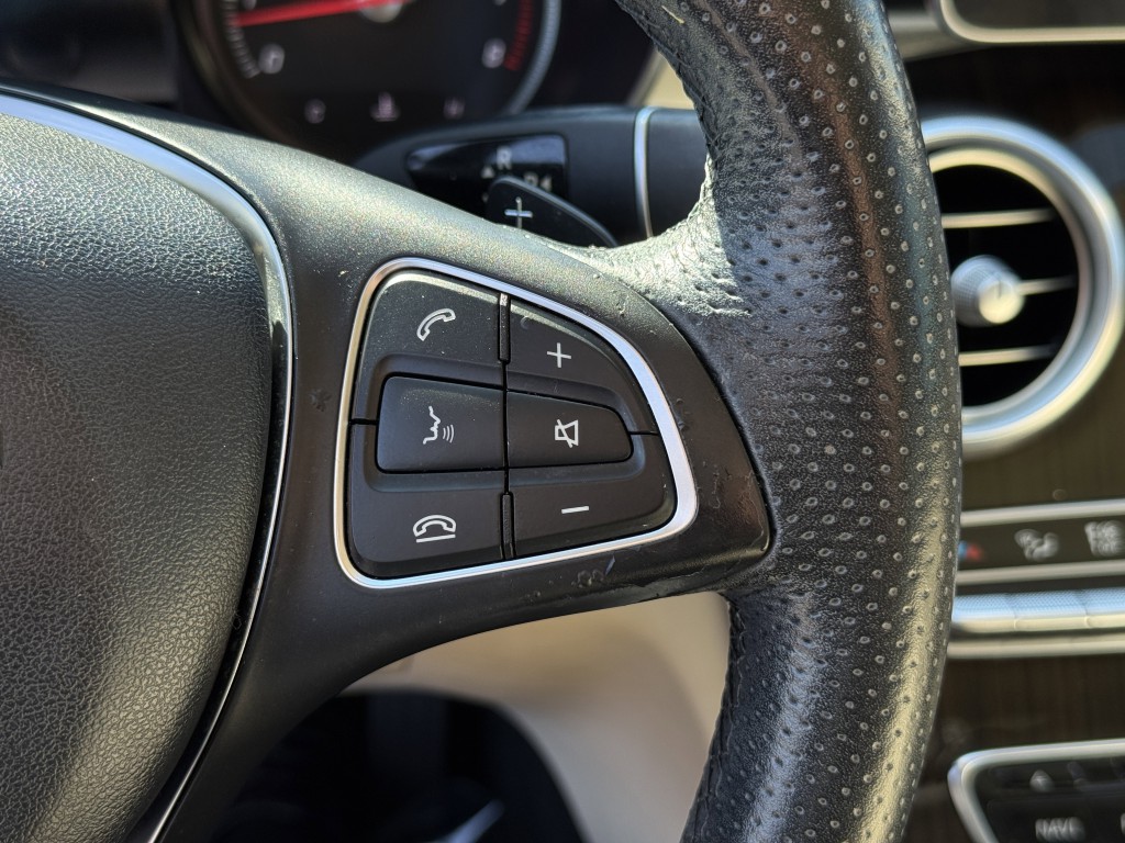 2018 Mercedes-Benz C-Class Image 19