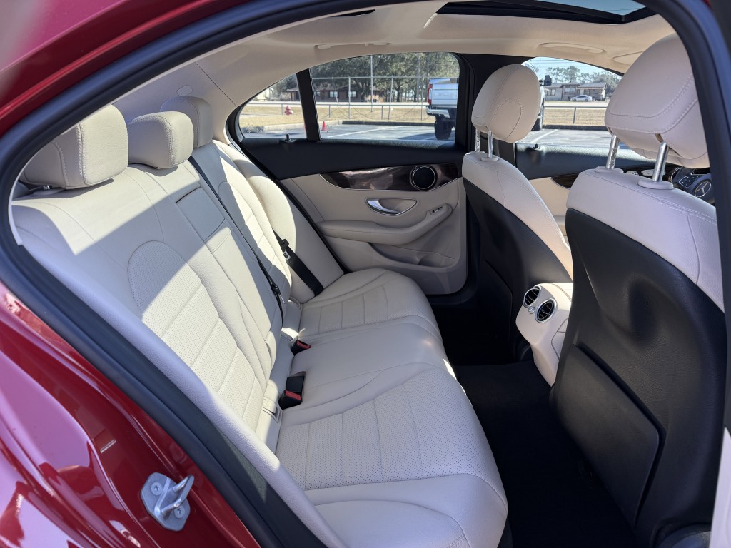 2018 Mercedes-Benz C-Class Image 31