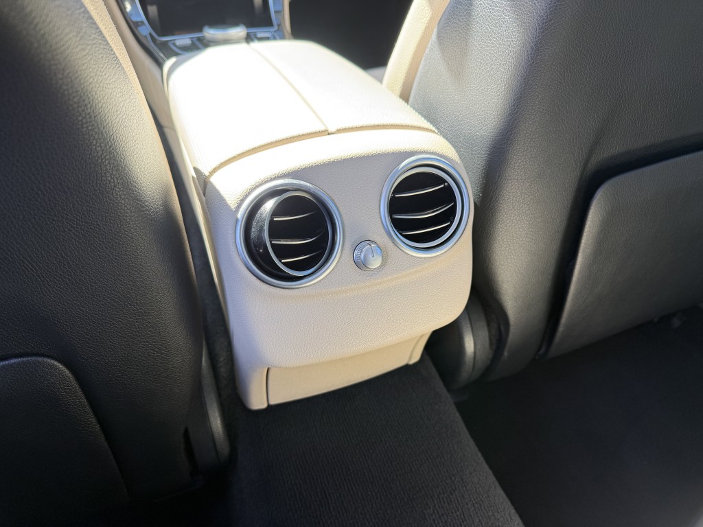 2018 Mercedes-Benz C-Class Image 34