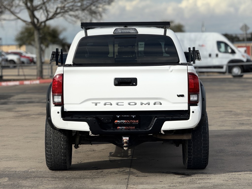 2019 Toyota Tacoma Image 9