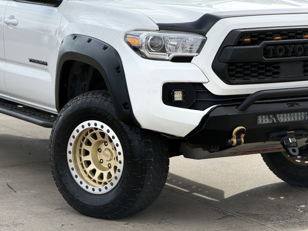2019 Toyota Tacoma Image 10