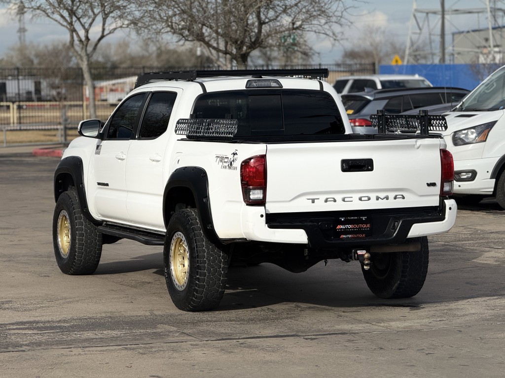 2019 Toyota Tacoma Image 12